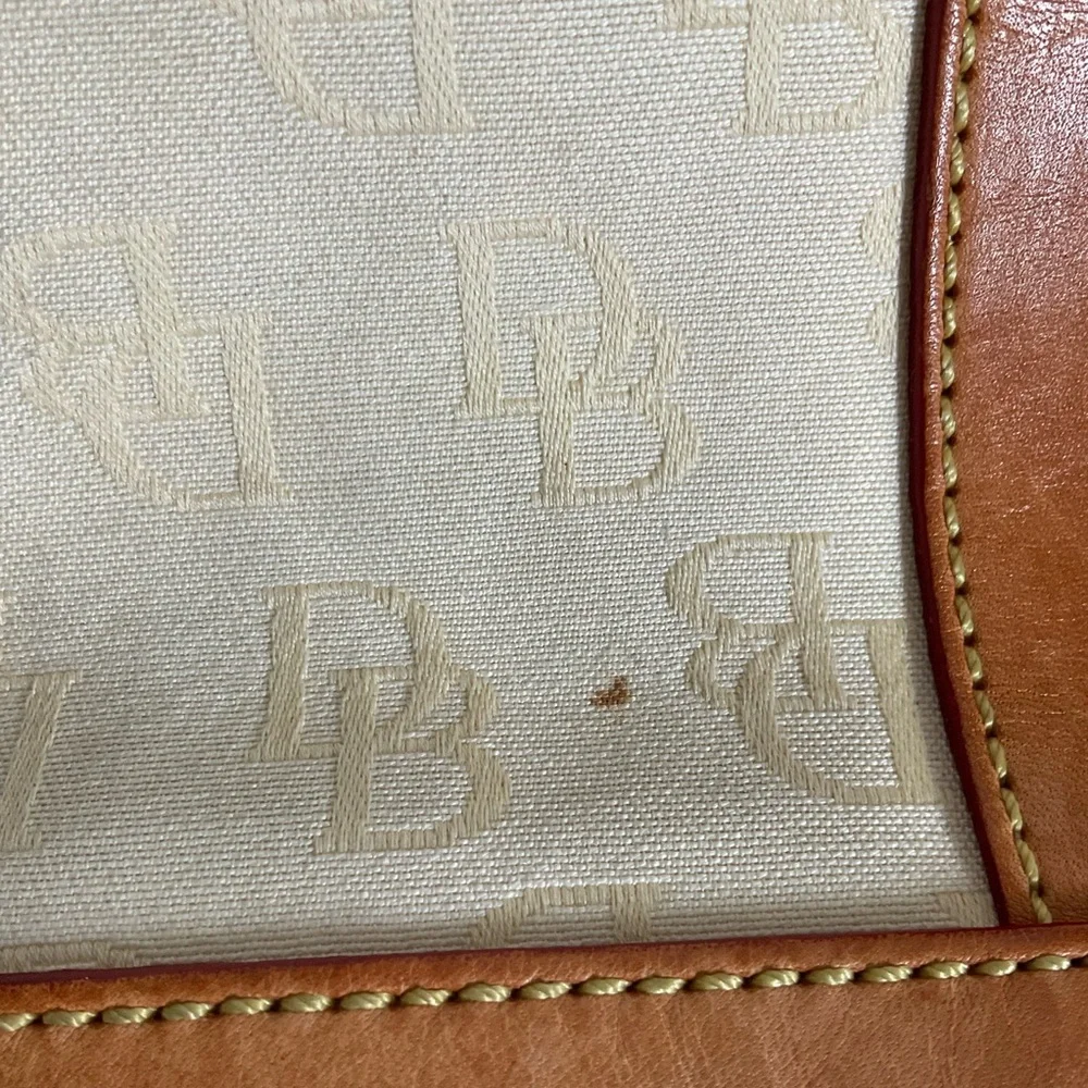 Dooney Bourke Beige Canvas Logo Embossed Tan Leather Trim Push Lock Shoulder Bag - Picture 10 of 11